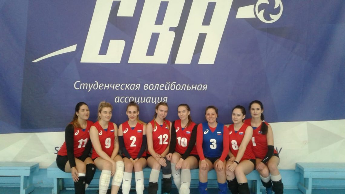 Женская команда НГТУ по волейболу, заняла 2 место в Барнауле.